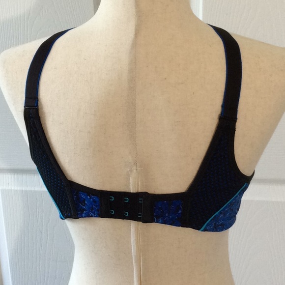 Maidenform Sport Bra - Picture 2 of 5